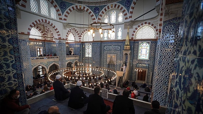 Diyanet'ten 'Fahiş Fiyat' Hutbesi: 'Mümin Alışverişte Fiyatları Kızıştırmaz'