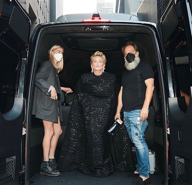 9. Ünlü aktris Sharon Stone, geçtiğimiz günlerde gittiği restoranda hesabının iki katı bahşiş bırakarak büyük jest yaptı!