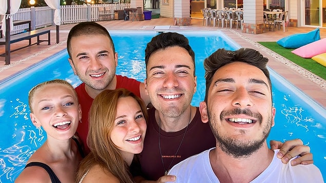 7. Enes Batur’la tanışman nasıl oldu?