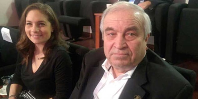 Şahin Mengü kimdir?