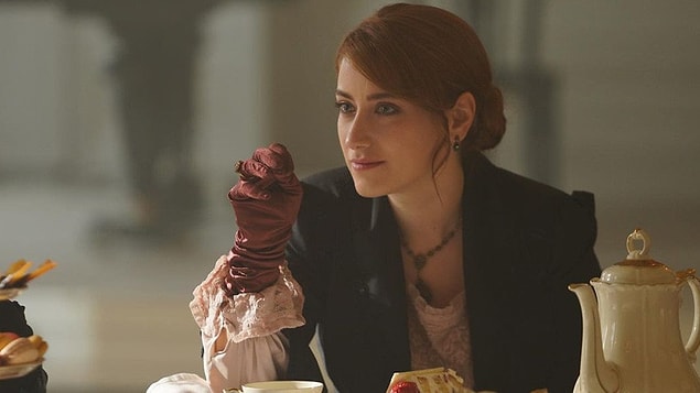 Sinema filminin ardından Netflix yapımı "Pera Palas'ta Gece Yarısı" isimli dizide başrolü üstlendi.