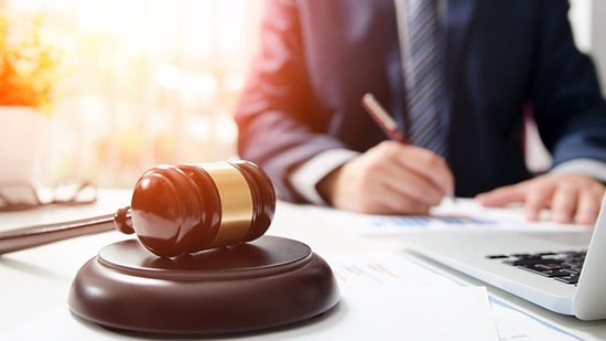 Mahkeme İşe İade Kararı Verirse İşçinin Kaç Gün İçerisinde İşe Başlaması Gerekmektedir?