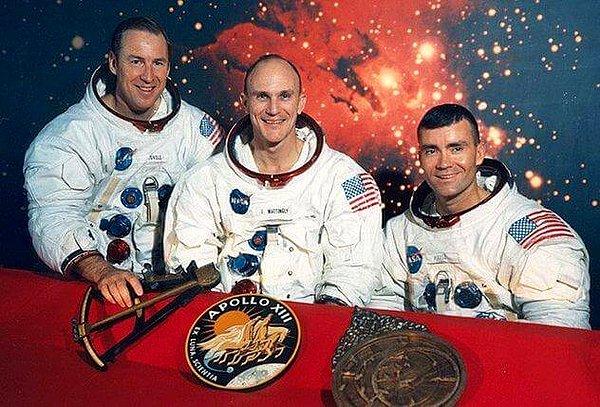 Apollo 13 görevi, insanlığın Ay'a üçüncü kez ayak basması üzerine gerçekleşmesi gerekse de bazı teknik aksaklıklar bu görevi bir hayatta kalma savaşına çevirdi.