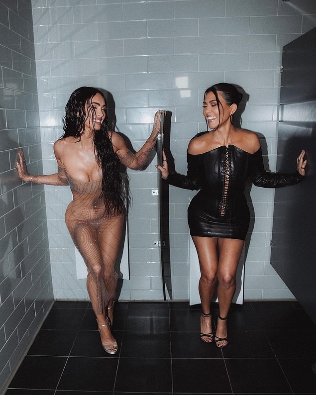 Megan Fox ve Kourtney Kardashian tartışmasız son dönemlerin en popüler isimlerinden.
