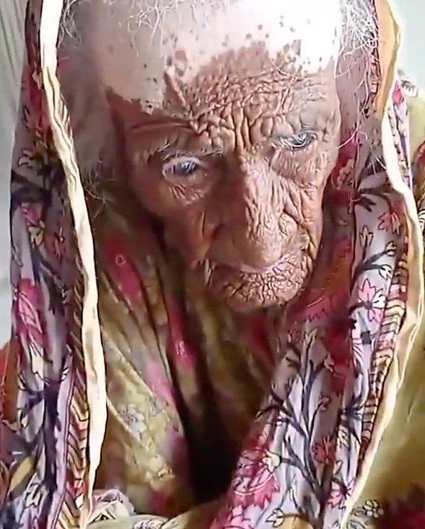 Sosyal medyada viral olan videodaki kadının 300 yaşında olduğu iddia edilince bi' şaşırmadık değil...