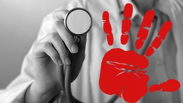 Pandemi sürecinde, yaptıkları fedakarlıkları kör gözün dahi görebildiği sağlık çalışanlarının uğradığı psikolojik ve fiziksel şiddet canınızı sıkmıyor mu sahiden?
