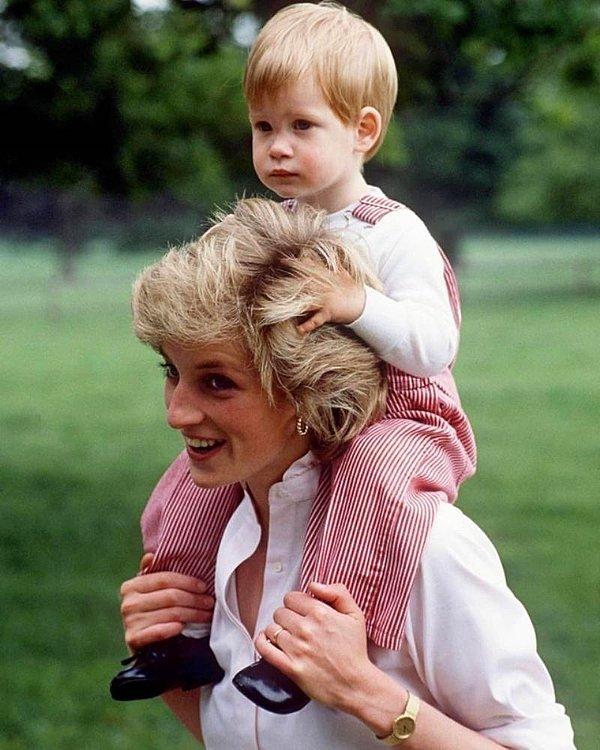 Prenses Diana'nın İngiliz kraliyet ailesindeki zorlu evliliğinde tüm dünyanın kalbini kazandığı hikayesinin ilk uzun fragmanı yayınlandı.
