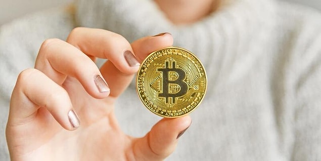 Uykuda olan kripto para cüzdanlarının bir bir aktif hale geldiği şu günlerde geçtiğimiz günlerde Satoshi döneminden kalan bir Bitcoin hesabının aktif hale geldiği tüm kripto camiasını sallamıştı.