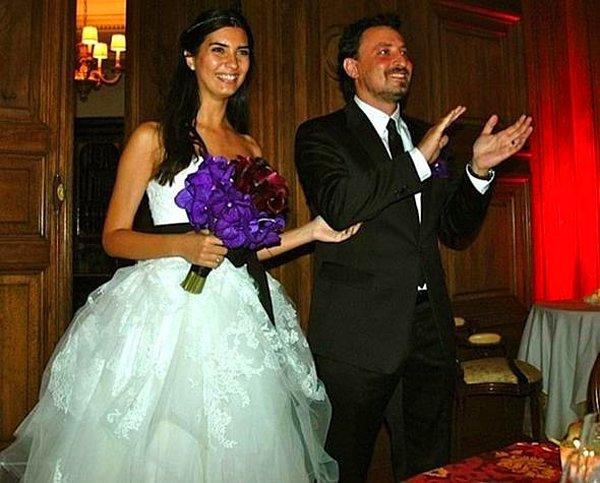 Tuba Büyüküstün, "Gönülçelen" dizisinde aşk yaşamaya başladığı meslektaşı Onur Saylak ile 2011'de Paris'te evlenmişti.