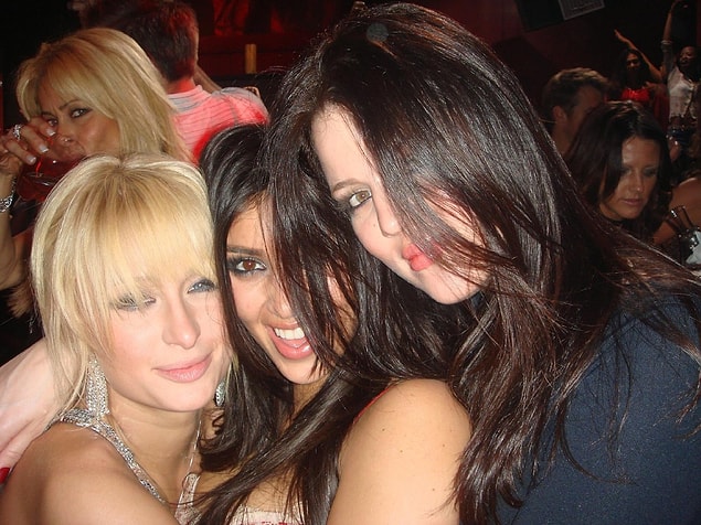 2. Kim Kardashian'ın henüz Paris Hilton'un kanatları altında olduğu zamanlardı.