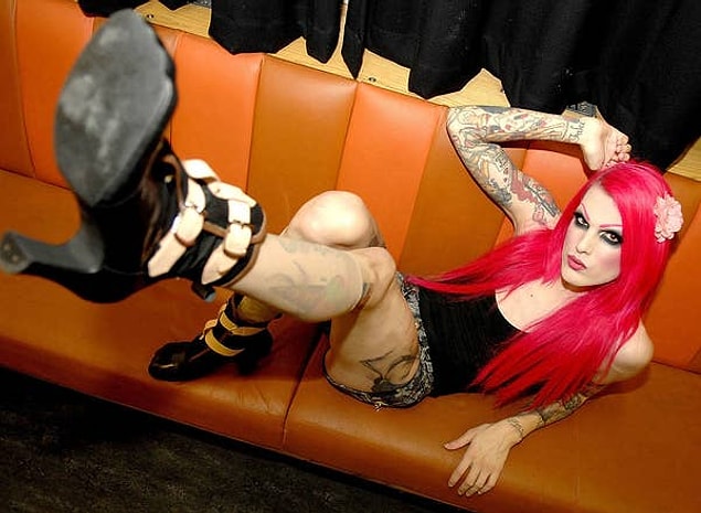 16. Jeffree Star'ın bir MySpace fenomeni ve şarkıcı olduğu günleri hatırlayan yaşlıdır.