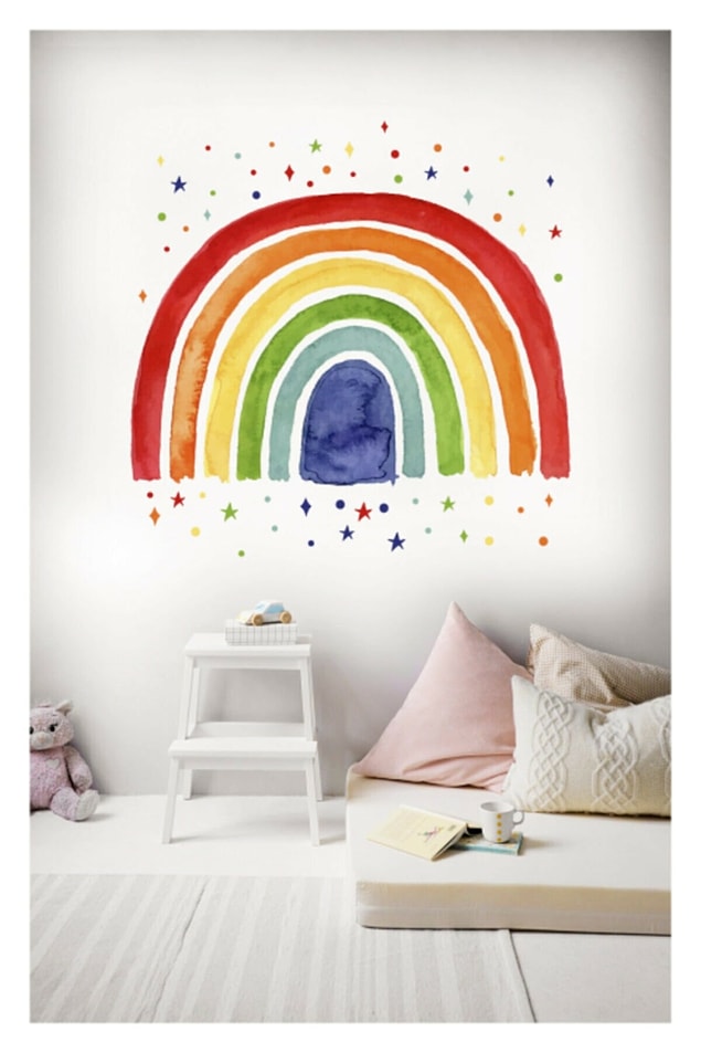 5. Dilerseniz çocuğunuzun odasına dilerseniz evinizin herhangi bir yerine uygulayabileceğiniz çok şeker bir sticker bulduk😍