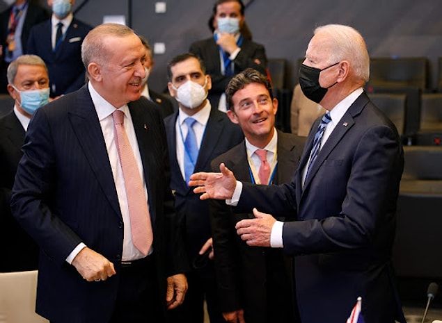 40 yıllık siyasi geçmişi olduğunu ve bu süre içinde demokrasiyi hazmederek yaşadığını söyleyen Erdoğan, şu cevabı verdi 👇