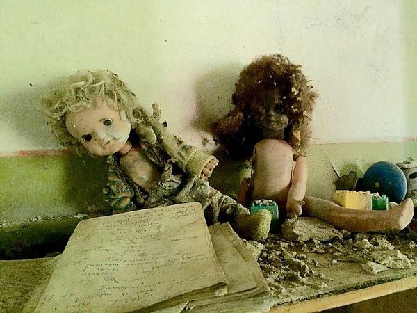 Nükleer faciadan sonra Çernobil terk edilirken oyuncak bebekler geride bırakılmıştı. Şehir artık onlarındı...