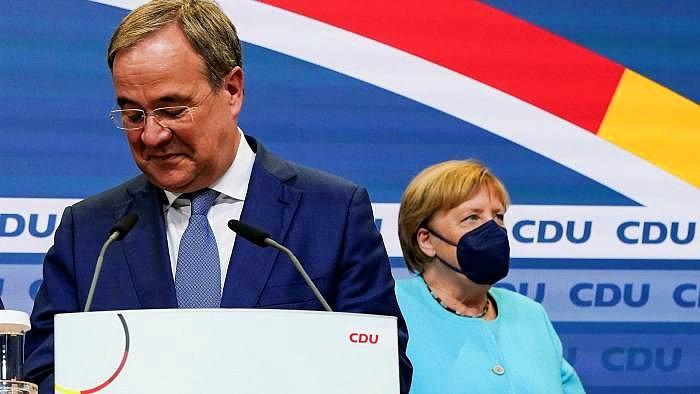 Merkel'in Partisi Gelmiş Geçmiş En Kötü Performansı Gösterdi: Zafer Sosyal Demokratların