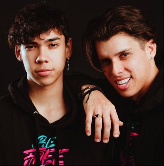13. Gil & Jayden Croes