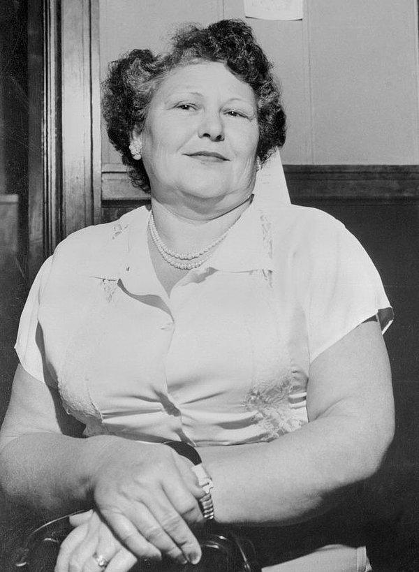 Nannie Doss ya da tüm dünyanın bildiği adıyla 'Kıkırdayan Büyükanne', 4 Kasım 1905 'te Alabama'da doğdu.