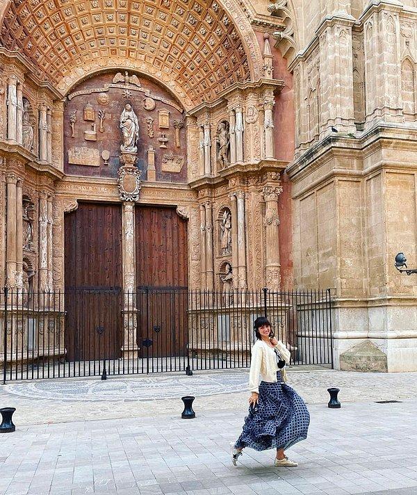 Basının giremediği gala sonrası etkinliğin ardından başrol Ana De Armas elbisesinin azizliğine uğradı.