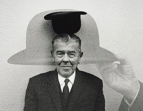Magritte'in resimlerinde sıklıkla görülen melon şapkalı adamlar yıllar sonra kendi portreleri olarak yorumlandı. Bu, Magritte'in resimlerinde otobiyografik bir içeriğe işaret ediyor olsa da daha çok onun ilhamının sıradan kaynaklarını açıklıyor. Gizemi uzaklarda aramamıza gerek olmadığına, onun gündelik yaşamımızda karşımızda olduğuna dair en net mesaj.