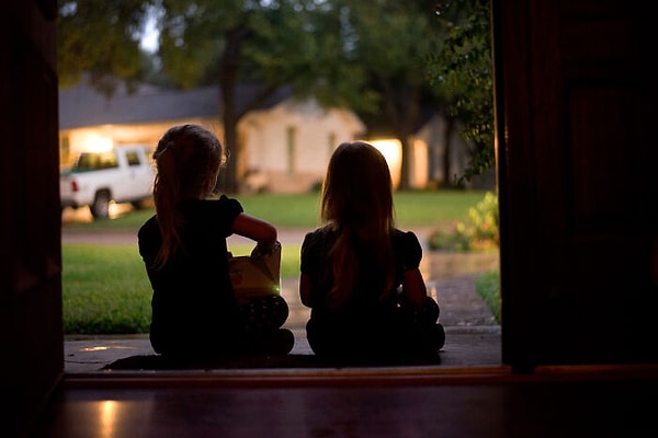 13. " А ваш сын/дочь выйдет погулять?"