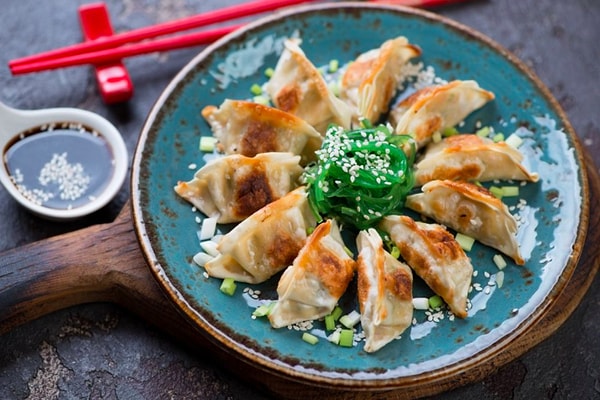 5. Gyoza olarak bilinen bu yemek hangi ülkeye ait?