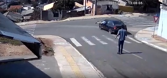 Yokuş Aşağı Giden Aracı Camından İçeri Atlayarak Durduran Adam