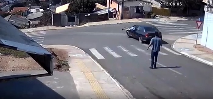 Yokuş Aşağı Giden Aracı Camından İçeri Atlayarak Durduran Adam