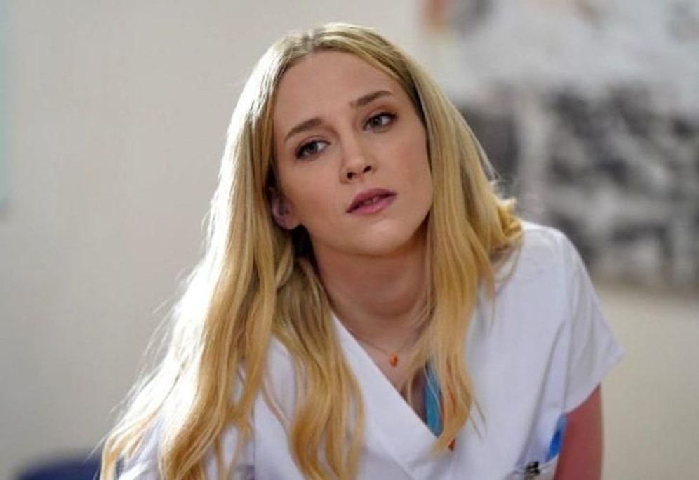 Hayal Köseoğlu Cesur Pozlarıyla Sosyal Medyayı Sallıyor...