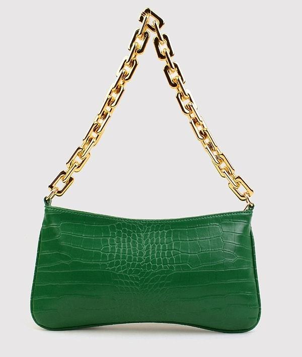 13. Yeşil timsah desenli zincirli baget çanta.