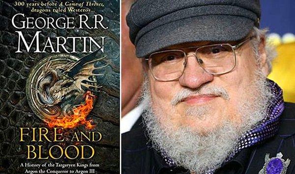 Hikaye, yazar George R. R. Martin'in 2018'de yayınladığı ve serinin beşinci kitabı olan 'Ateş ve Kan'dan uyarlanıyor. Yönetmen koltuğunda Emmy ödüllü Game of Thrones yönetmeni Miguel Sapochnik oturuyor.