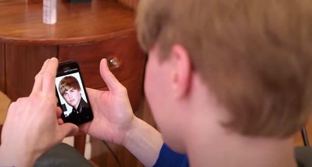 Ancak işin ilginç kısmı Toby'nin bir Justin Bieber fanı olmaması... O, sadece fiziksel görünüşünden hoşlandığı için bu ameliyatları yaptırıyor.