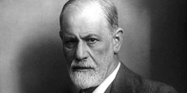 Sigmund Freud çalışmaları üzerine kurduğu psikanaliz kuramında elde ettiği bulguları belirleyemeyeceği için hastalarının gördüğü rüyaları kullanırdı.