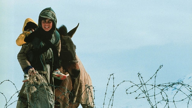 11. Sarhoş Atlar Zamanı - IMDb: 7.7