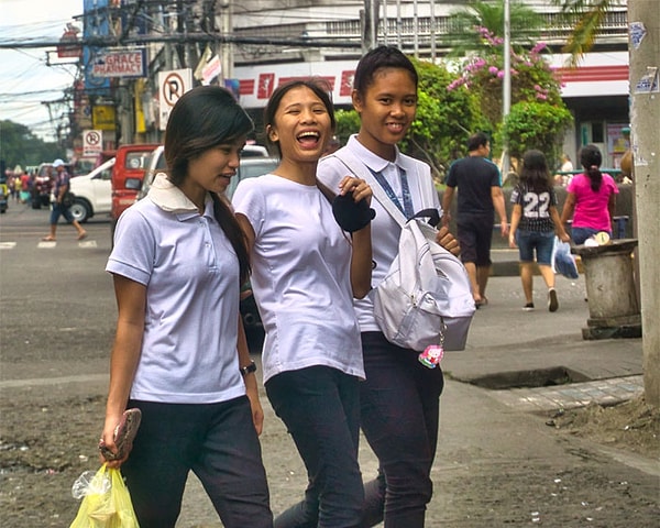 7. Я был на вечеринке у бассейна в колледже и увидел двух девушек, которые, похоже, говорили обо мне. Я спросил, могу ли я помочь им кокетливо, и они прямо сказали: «Мы просто хотели сказать, что у тебя действительно красивые соски» ... Я парень. К сожалению, я не получил ни одного из их номеров, но, по крайней мере, теперь я знаю, что у меня красивые соски