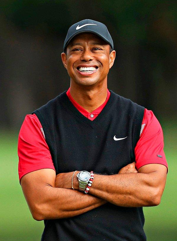 13. Tüm zamanların en başarılı golfçüsü olan Tiger Woods bir dönem spor kariyerinden ziyade cinsel hayatıyla ilgili epey konuşulmuştu.