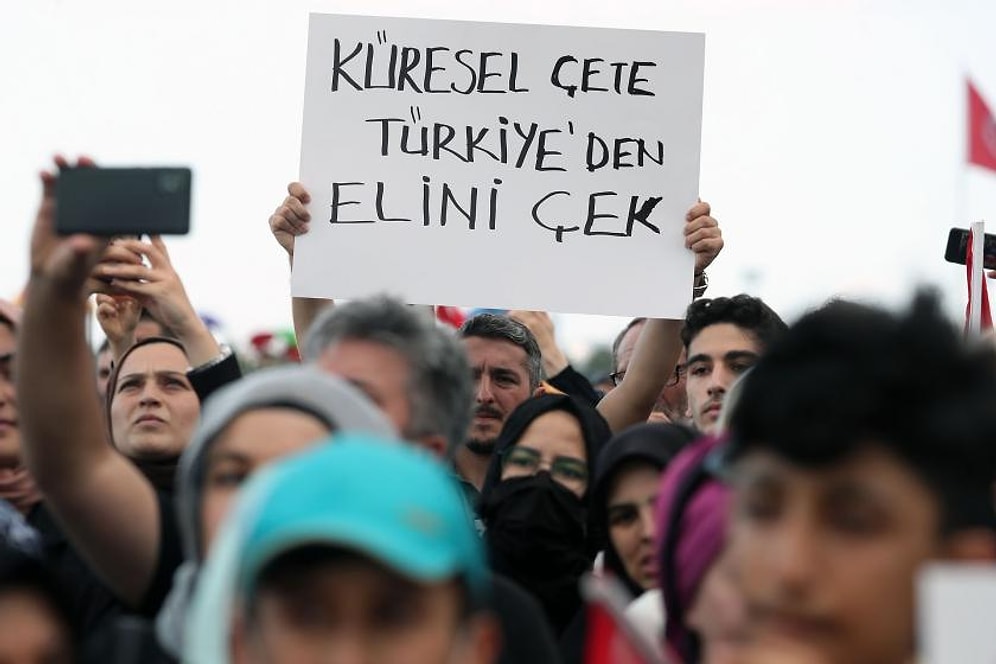 Aşı Karşıtları İstanbul’un Ardından İzmir’de Mitinge Hazırlanıyor