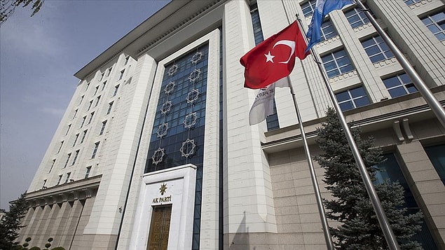 AKP'ye 280 milyon