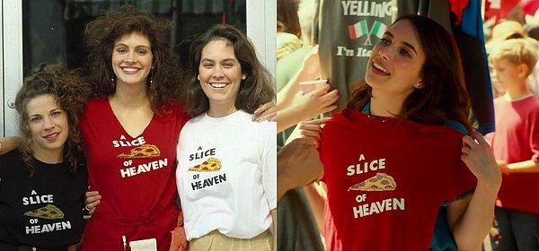 7. Little Italy (2018) filminde Emma Roberts, halası Julia Roberts'ın Mystic Pizza (1988) filminde giydiği tişörtü giyiyor.