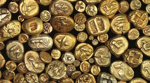 MÖ 7. yüzyılda Lidyalılar çekiçle darp ettikleri madenlerle ilk parayı uygarlığa kazandırdı.
