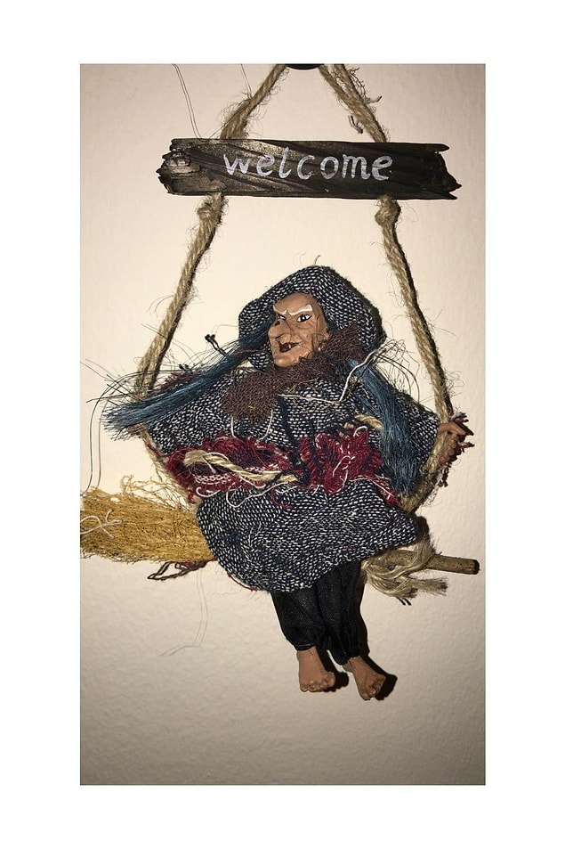 11. Kapıyı çalanların kalbine indirecek bir Halloween süslemesi. 👻