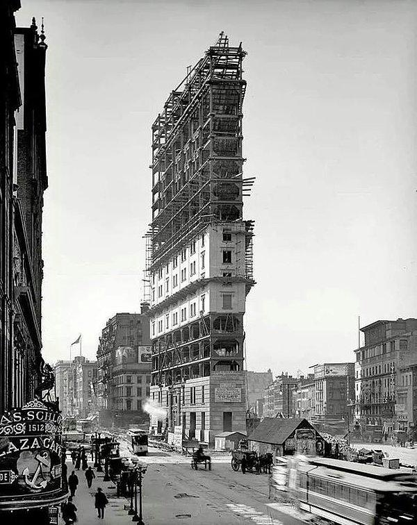 17. "İnşaat halinde olan Times Square, 1903."