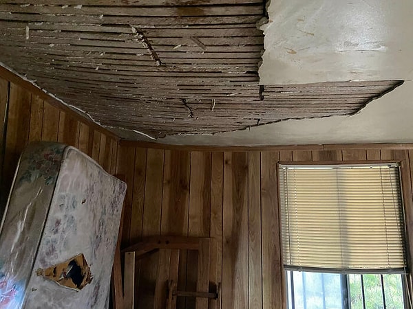 18. Потолок вот-вот рухнет...