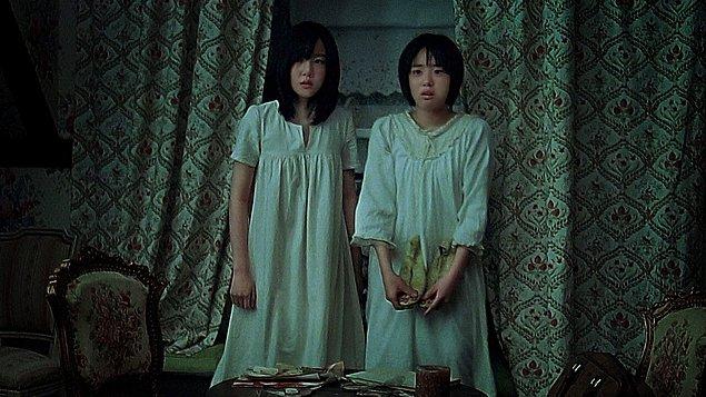 5. A tale of Two Sisters (Janghwa, Hongryeon - 2003)