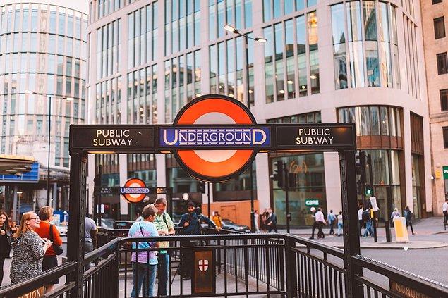 20. "Londra'da tren biletinizi/Oyster kartınızı metronun önündeki bariyerde aramayın. Vaktinden önce bulun ki kapılardan geçebilesiniz."