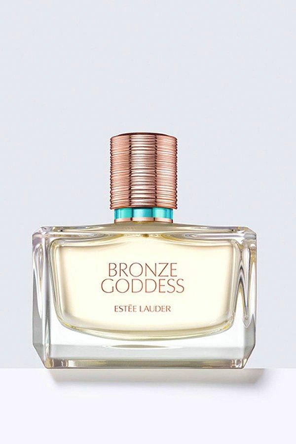 8. Kremsi dokulu bu parfüme de bir göz atın.