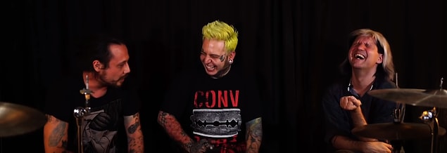 +90 adlı YouTube kanalı, Türkiye'de punk olma konusunu ele alıyor.