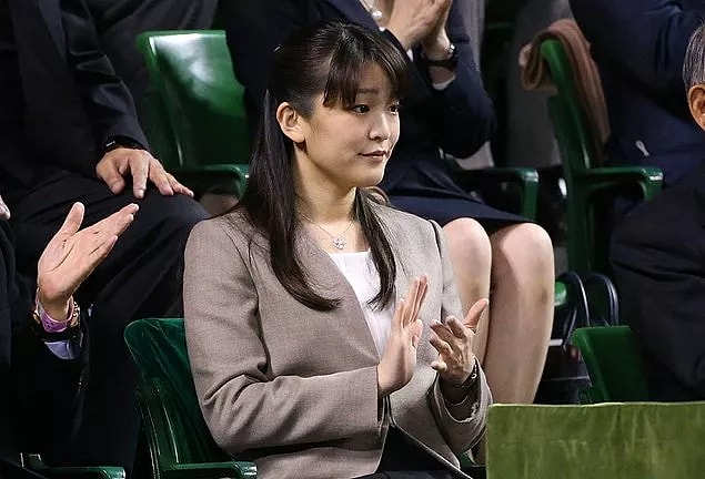 Prensesin ayrılışı Japonya'nın kraliyet "kıtlığını" vurguladı.