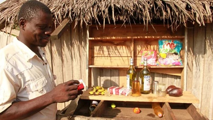 Yerleşik Hayata Geçmekte Zorlanan Afrikalı Kabileler Alkolik Çıktı! Zorlandıkları İçin Ölümüne İçiyorlar...