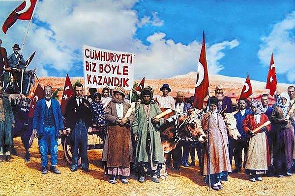 15. Cumhuriyetin 10.yıl kutlamaları, Uşak, 1933.