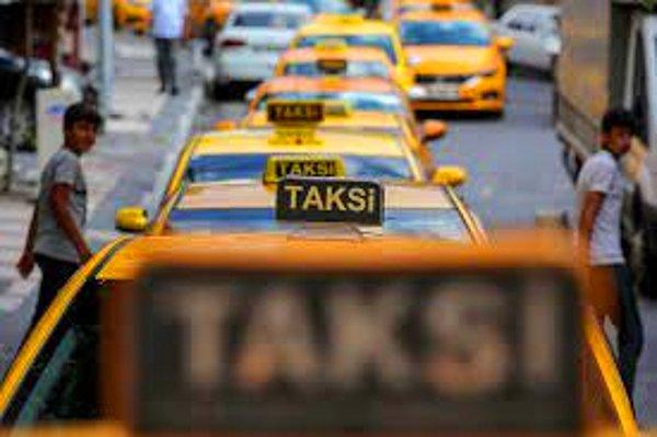 Bildiğiniz üzere İstanbul’da çok ciddi bir taksi meselesi var. Uzun süredir de maalesef ki bu soruna bir çözüm bulunamıyor. Daha da doğrusu bulunan çözümler uygulamaya geçirilemiyor.